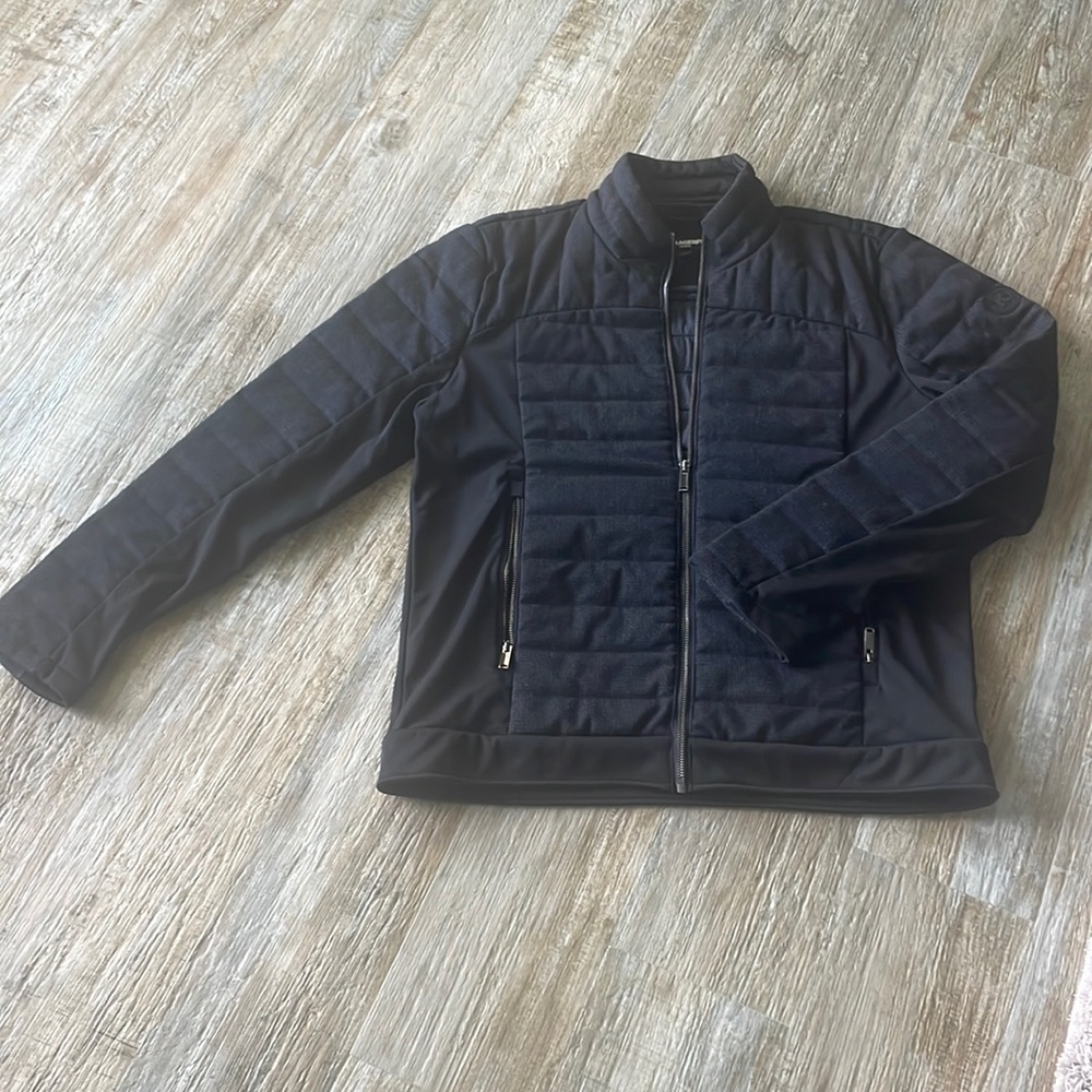 I’m selling new men jacket. I bought ror my husband but he doesn’t like it.